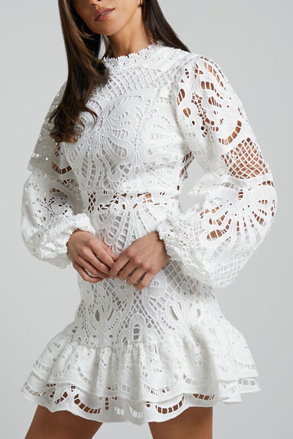 Vestido Isabela – Mini de Renda com Manga Longa e Cintura Ajustada - Priya