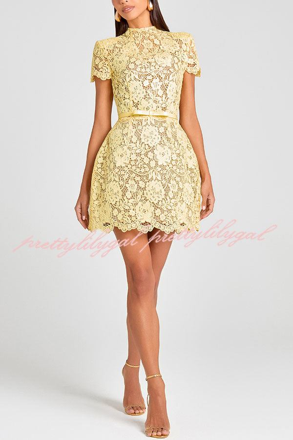 Vestido Priya Aurora – Renda Floral com Laço e Manga Curta - Priya