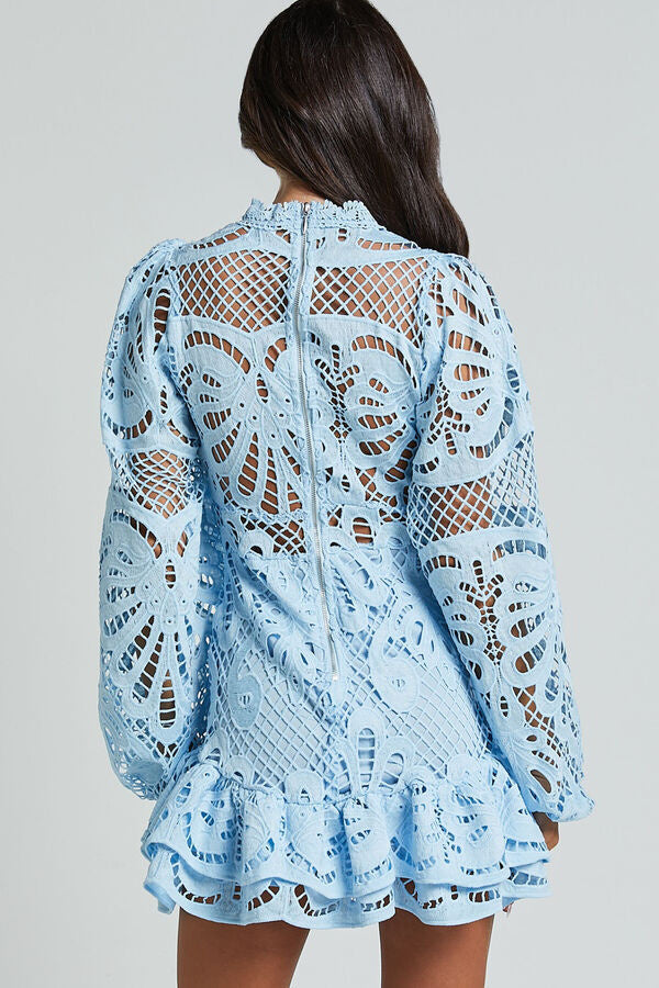 Vestido Isabela – Mini de Renda com Manga Longa e Cintura Ajustada - Priya