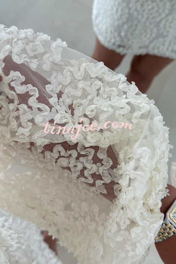 Vestido Helena – Mini com Manga Balão e Textura de Renda - Priya
