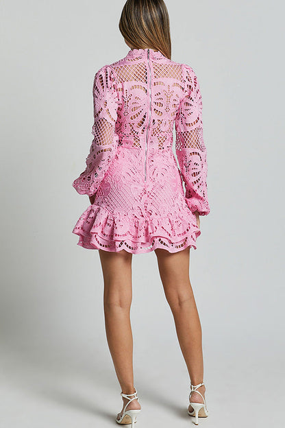 Vestido Isabela – Mini de Renda com Manga Longa e Cintura Ajustada - Priya