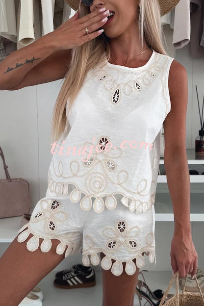 Conjunto Angie – Blusa Bordada Sem Manga + Shorts com Cintura Elástica - Priya