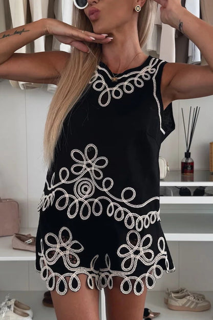 Conjunto Angie – Blusa Bordada Sem Manga + Shorts com Cintura Elástica - Priya